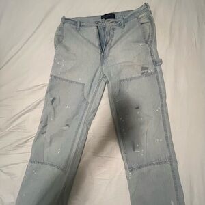 Abercrombie & Fitch Light Gray Relaxed Jeans - Like New